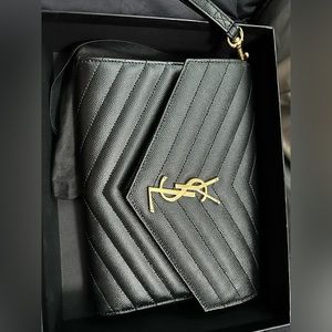 CASSANDRE MATELASSÉ FLAP POUCH IN QUILTED GRAIN DE POUDRE EMBOSSED LEATHER